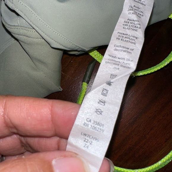 LULULEMON Cargo Super-High-Rise Hiking Short 8" - Picture 13 of 13